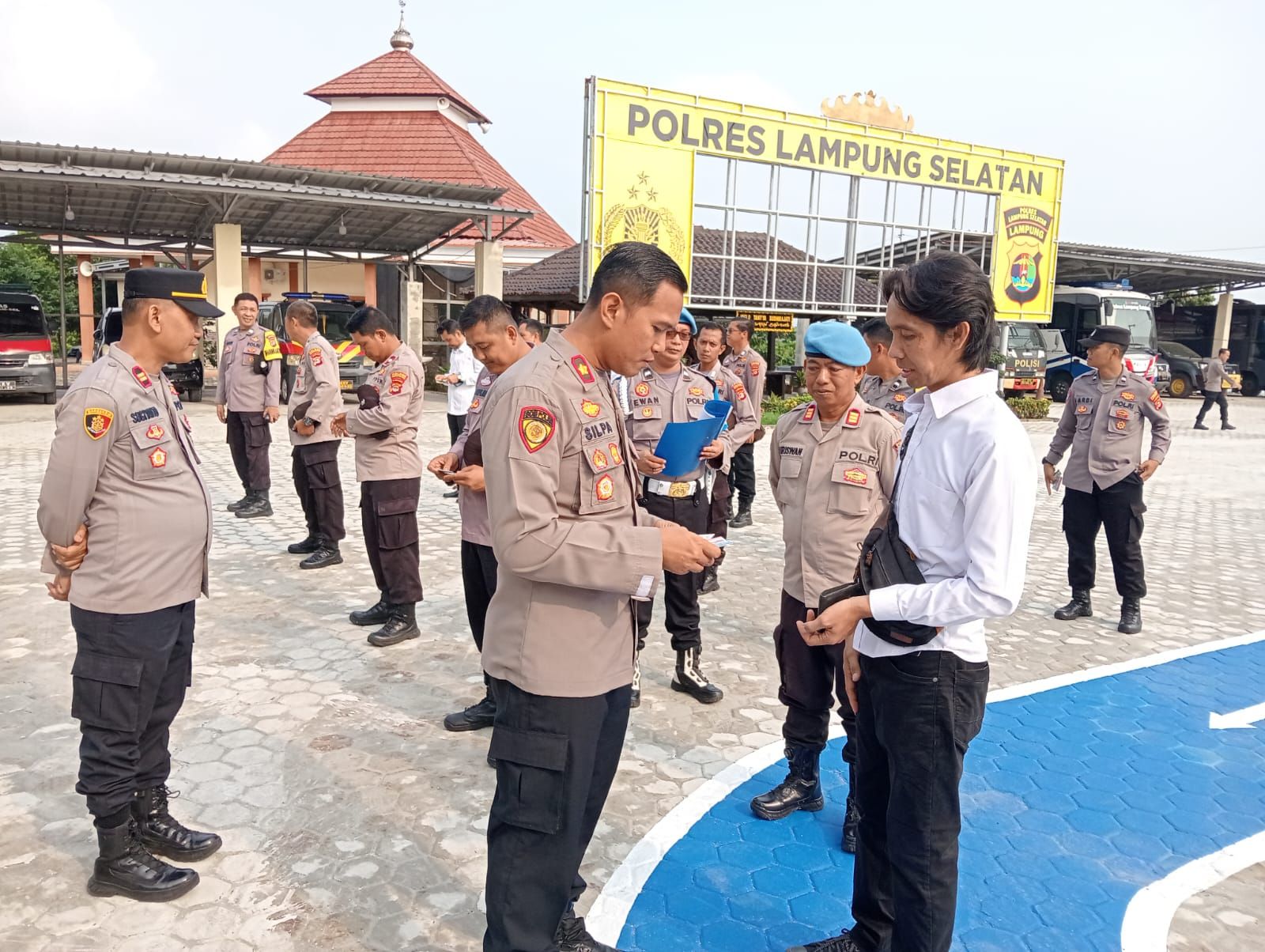 Wakapolres Lampung Selatan, KOMPOL Made Silpa Yudiawan pengecekan sikap tampang dan kelengkapan pribadi anggota