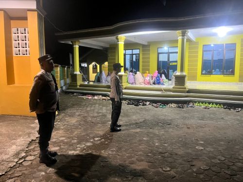 Patroli Polsek Candipuro Amankan Tarawih dan Antisipasi C3 di Rawa Selapan