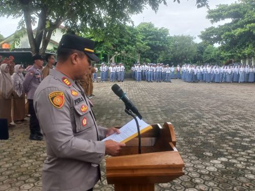 Pembina Upacara di SMK Yaditama, Tekankan Tolak Kekerasan dan Radikalisme