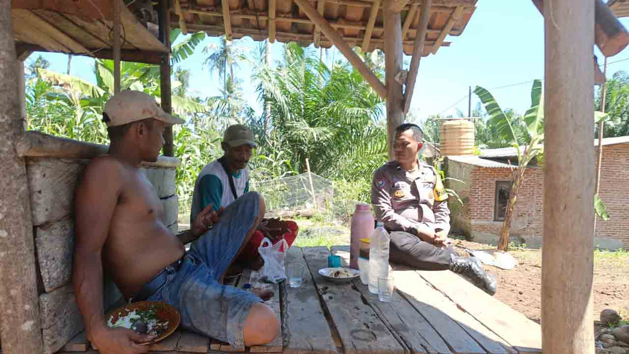 Pererat Tali Silaturahmi, Bhabinkamtibmas Polsek Sidomulyo Sampaikan Imbauan Kamtibmas di Desa Campang Tiga